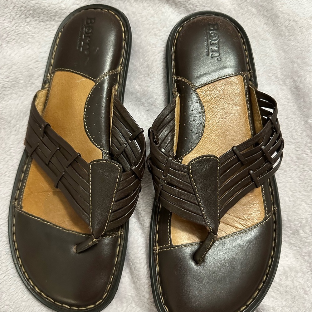 Born Leather Flip flop Sandals EUC